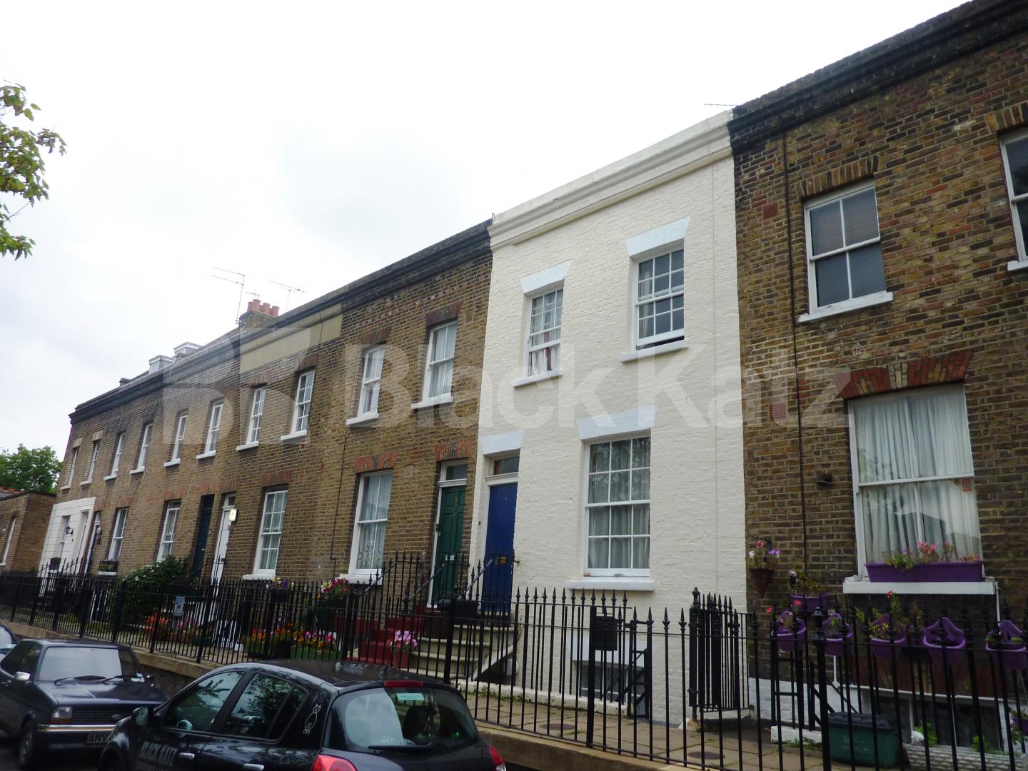 			NEAR PRIMROSE HILL!, 2 Bedroom, 1 bath, 1 reception Flat			 Manley Street, PRIMROSE HILL